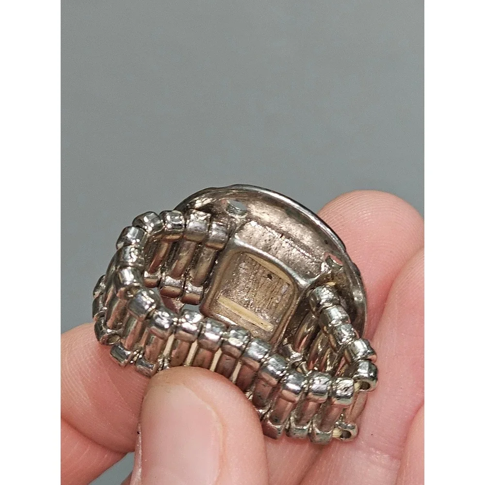 Paparazzi Silver Sand Dollar Rhinestone Stretch Band Statement Ring Clear